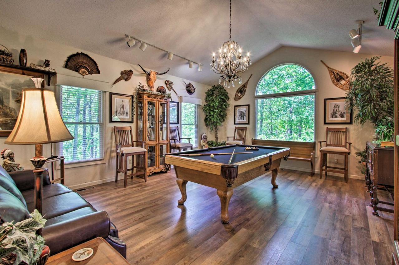 Eclectic Cabin With Hot Tub 1 Mi To Ober Gatlinburg Exterior photo