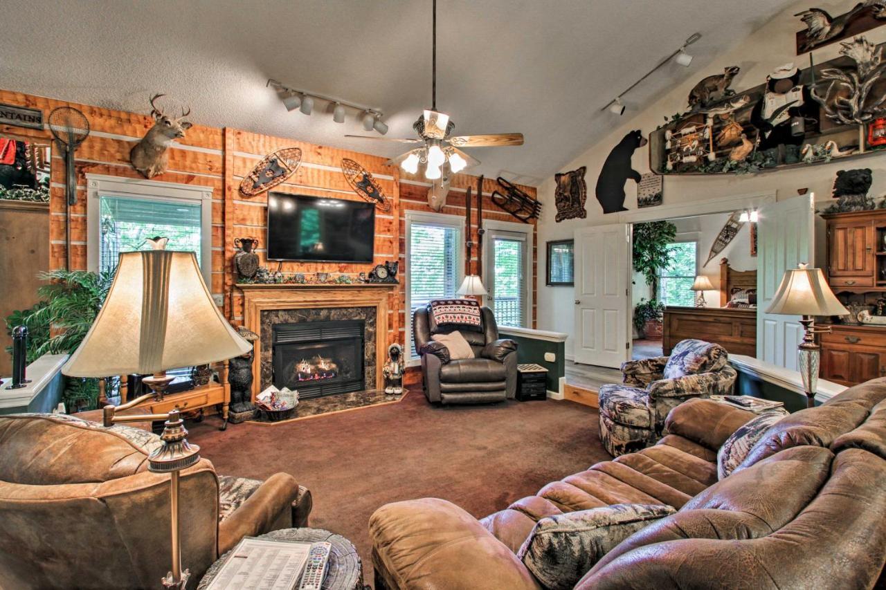 Eclectic Cabin With Hot Tub 1 Mi To Ober Gatlinburg Exterior photo