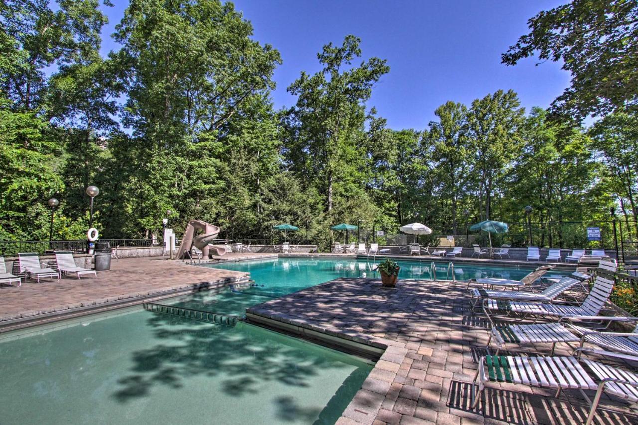 Eclectic Cabin With Hot Tub 1 Mi To Ober Gatlinburg Exterior photo