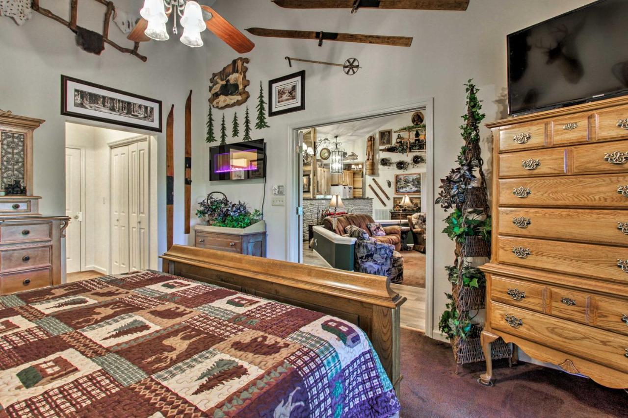 Eclectic Cabin With Hot Tub 1 Mi To Ober Gatlinburg Exterior photo